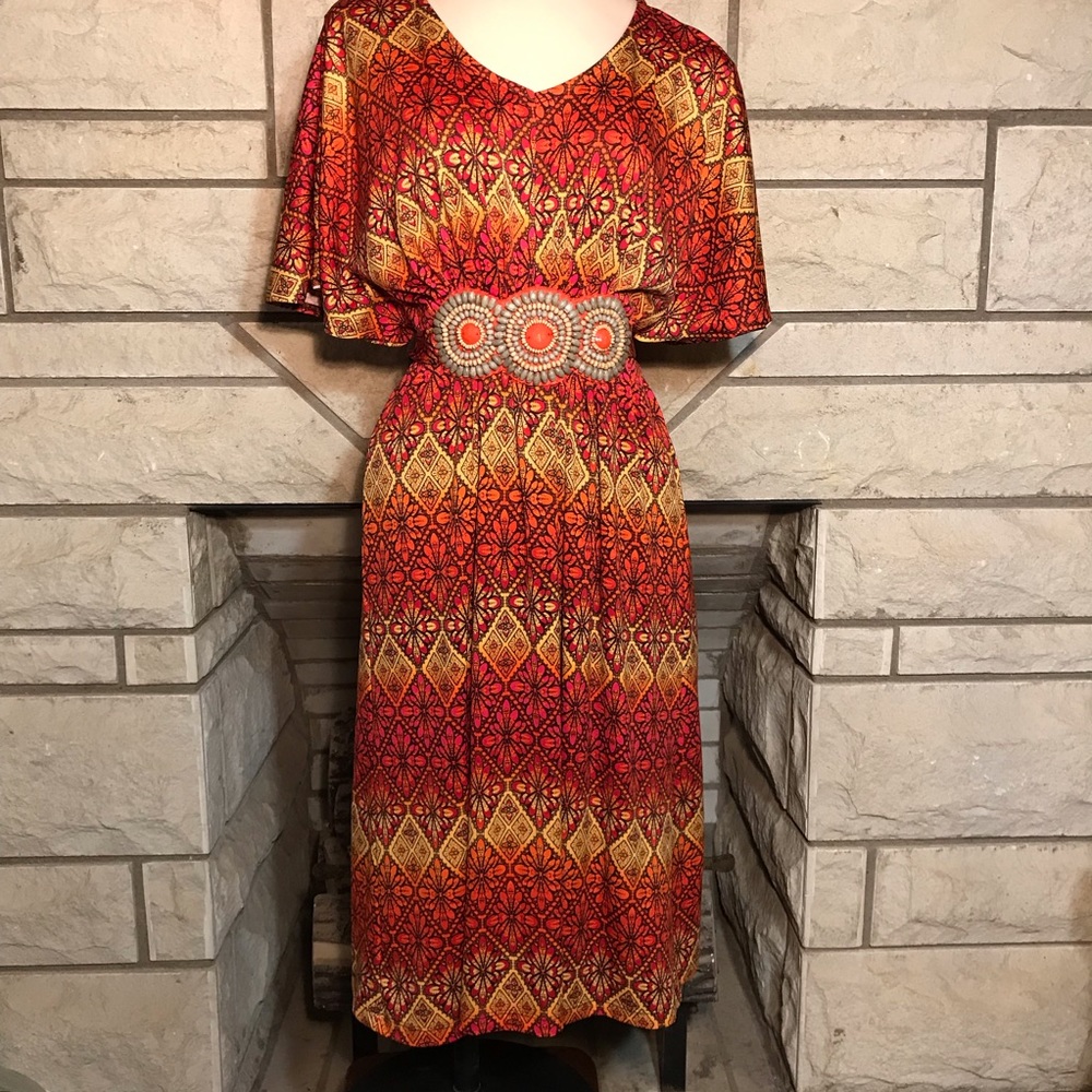 Lennie for Nina Leonard colorful sundress medium elastic cinched waist bead belt